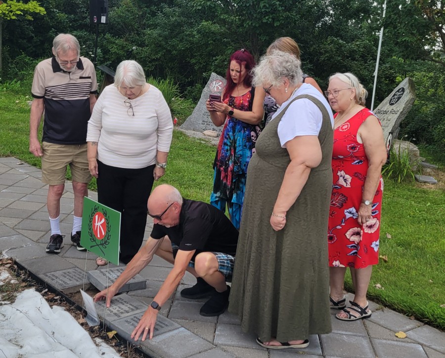 Image: Placing Memory Stones